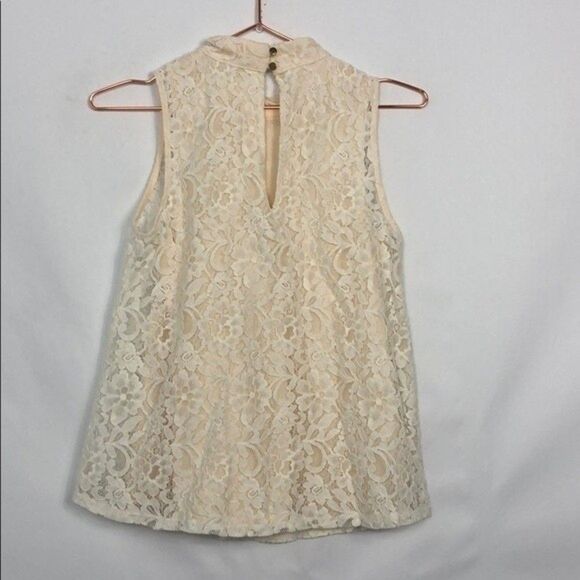 Sienna Sky Lace Mock-Neck Sleeveless Top New Cond. - Picture 7 of 7